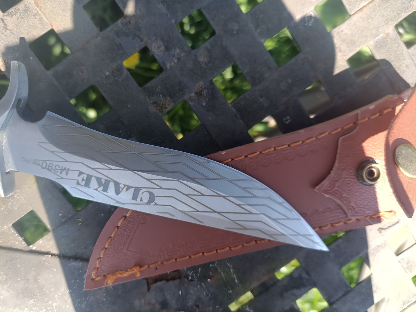 Custom Engraved Premium Hunting/Bush knife with A Leather Scabbard Kings Crown Laser Engraving