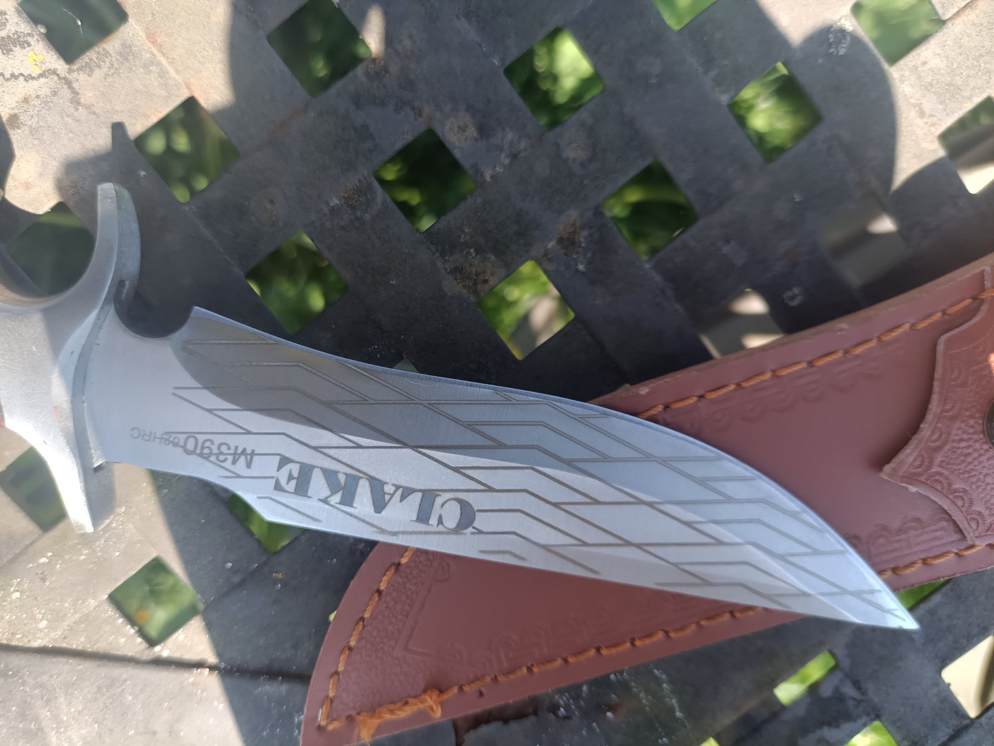 Custom Engraved Premium Hunting/Bush knife with A Leather Scabbard - Kings Crown Laser Engraving